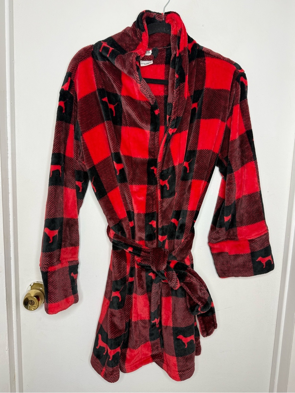 PINK Victoria's Secret Red and Black Buffalo Plaid Fleece Robe